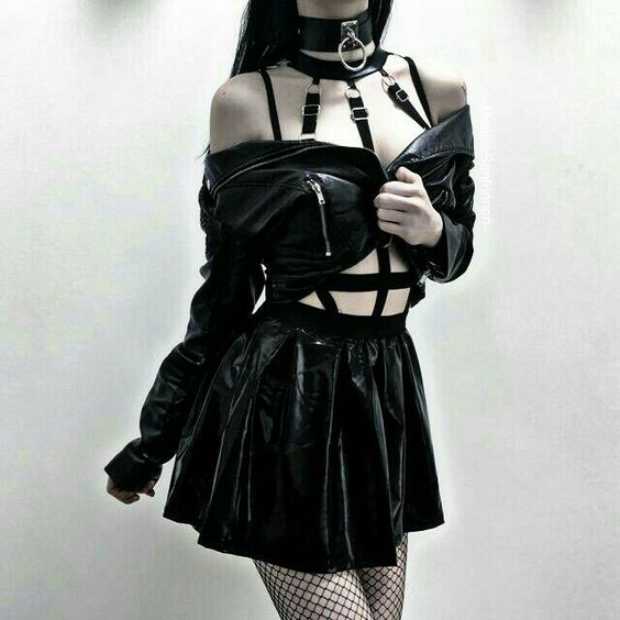 Conjunto Feminino em Couro Moda Rock